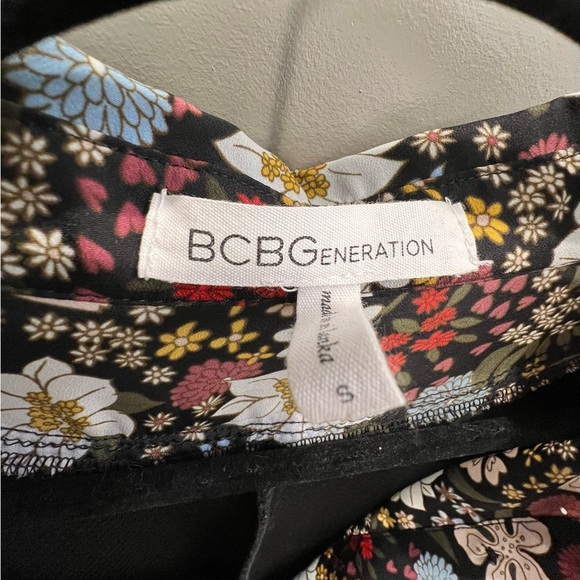 BCBGeneration Floral Sleeve Mini Dress (SMALL) - Picture 3 of 5